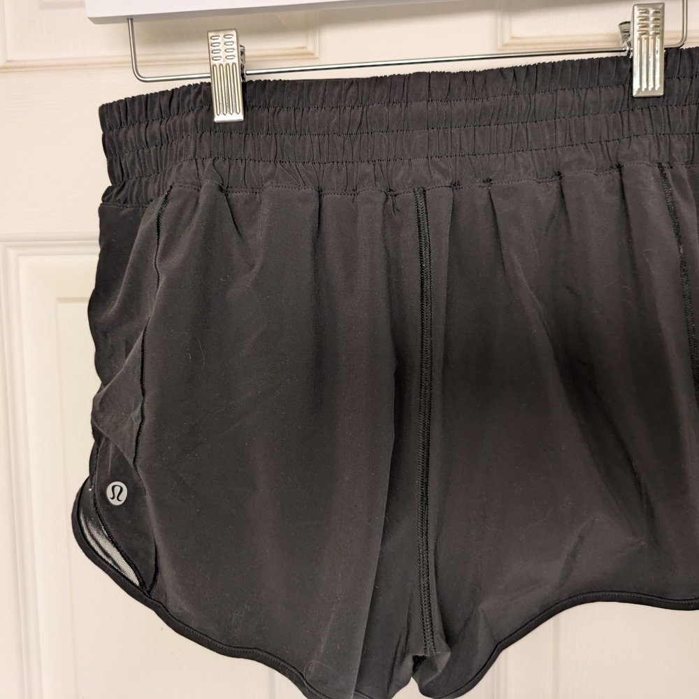 lululemon athletica Size 8 Hotty Hots - Picture 2 of 5